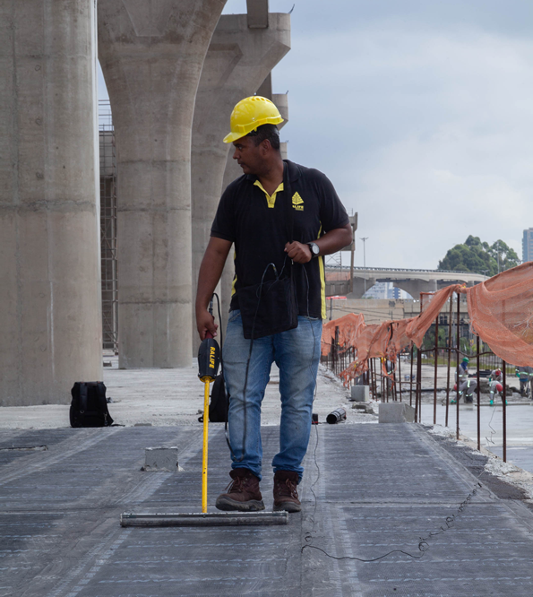 realizando o teste de estanqueidade na obra de cliente